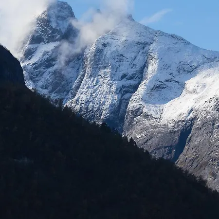 Сasa de vacaciones Bratt Bolig Åndalsnes